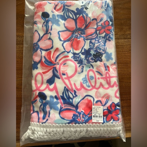 Lilly Pulitzer Accessories Nwt Gwp Lilly Pulitzer Beach Towel